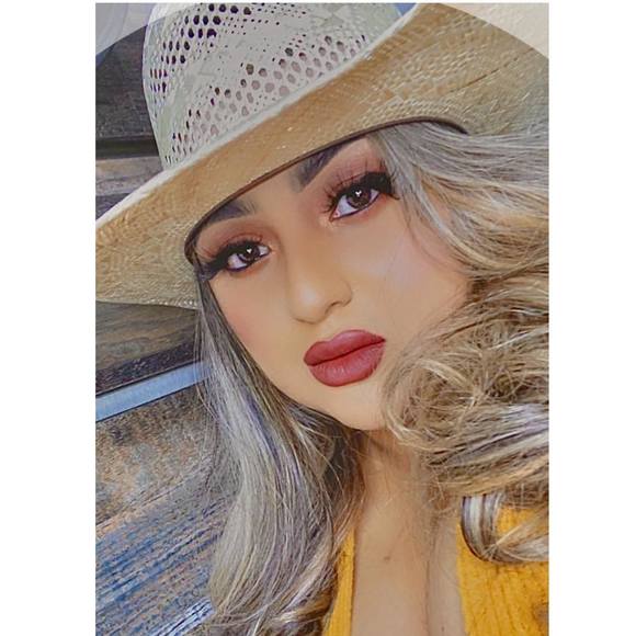 hilda_gloria